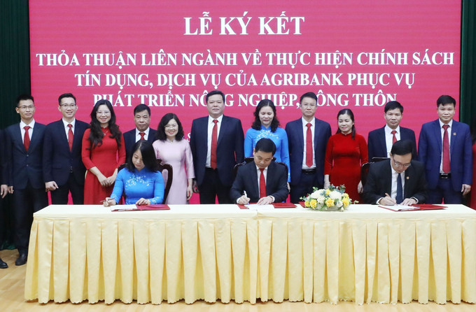 Quang cảnh lễ ký.