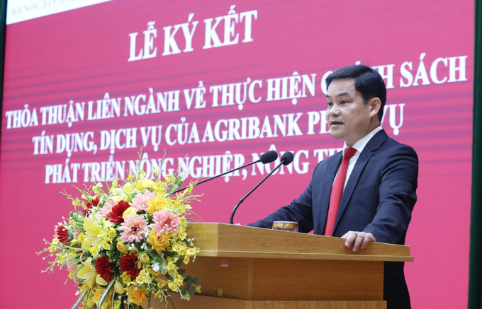 Giám đốc Agribank chi nhánh Lạng Sơn Nguyễn Hồng Đức phát biểu tại Lễ ký kết.