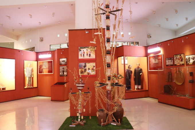 Cây Nêu của người Raglai, sử dụng trong Lễ mừng lúa mới, được trưng bày tại Bảo tàng tỉnh Khánh Hòa cơ sở 2 (phường Phan Rang).