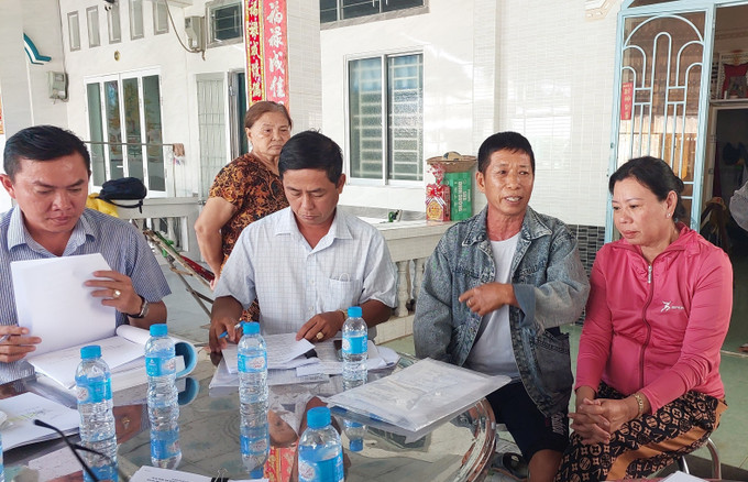 Việc lãnh đạo phường Vĩnh Trạch (tỉnh Cà Mau) đến nhà tiếp xúc công dân đã tạo không khí đối thoại cởi mở, đồng thời nâng cao hiệu quả cải cách hành chính.