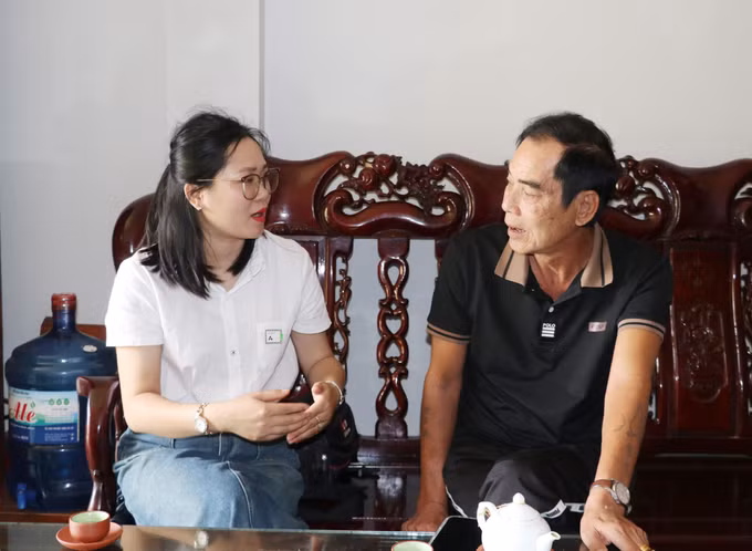 Ông Đỗ Bá Văn chia sẻ quá trình làm từ thiện. Ảnh: Tiến Khánh/TTXVN