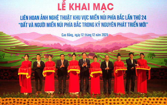lien-hoan-anh-nghe-thuat-1.jpg
