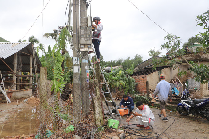 Các nhà mạng viễn thông khẩn trương khắc phục hư hỏng.