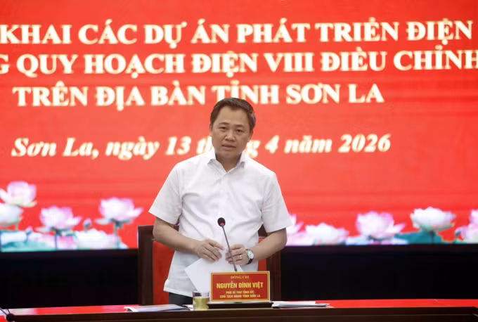 Chủ tịch UBND tỉnh Sơn La Nguyễn Đình Việt phát biểu.