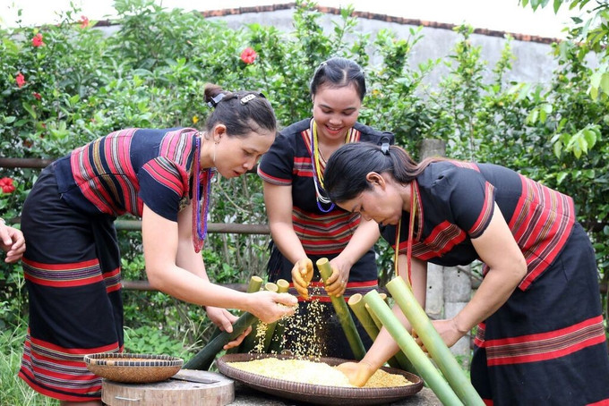 Nét văn hóa đặc sắc của đồng bào các dân tộc thiểu số ở xã Bờ Y (Quảng Ngãi) là điểm nhấn trong thu hút khách du lịch. Ảnh: Cao Nguyên/TTXVN