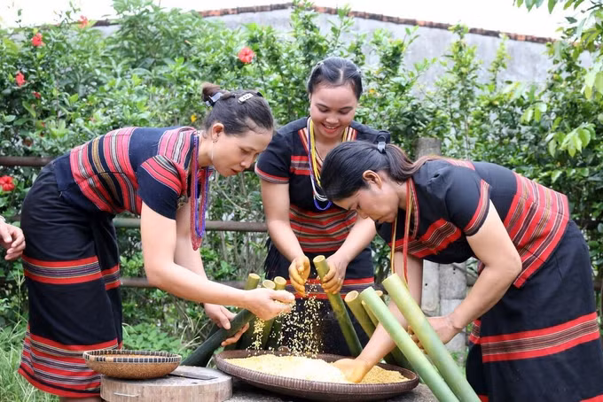 Nét văn hóa đặc sắc của đồng bào các dân tộc thiểu số ở xã Bờ Y (Quảng Ngãi) là điểm nhấn trong thu hút khách du lịch. Ảnh: Cao Nguyên/TTXVN