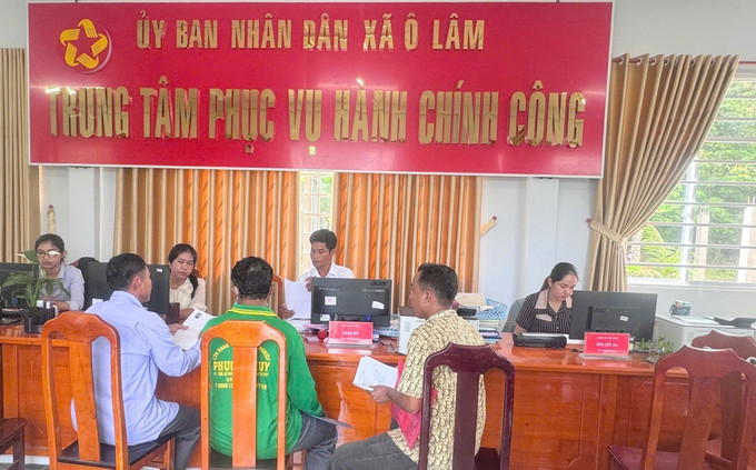 Hoạt động của Trung tâm phục vụ hành chính công xã Ô Lâm (xã đặc biệt khó khăn của tỉnh An Giang) luôn thông suốt phục vu đồng bào dân tộc Khmer và người dân.