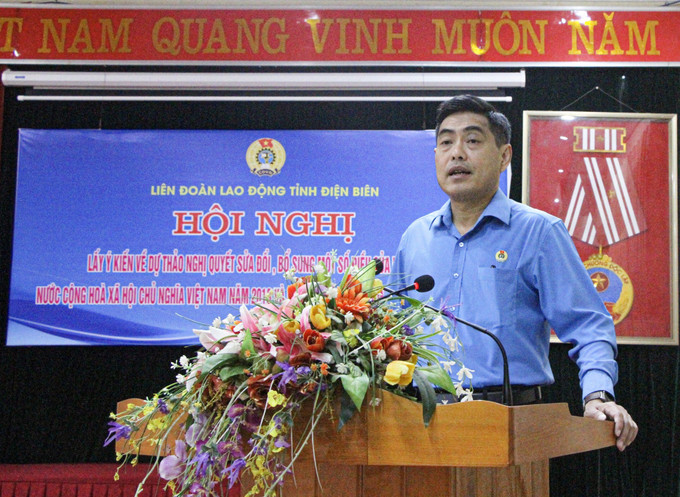 Chủ tịch LĐLĐ tỉnh Điện Biên Tẩn Minh Long phát biểu tại Hội nghị. Chủ tịch LĐLĐ tỉnh Điện Biên Tẩn Minh Long phát biểu tại Hội nghị.