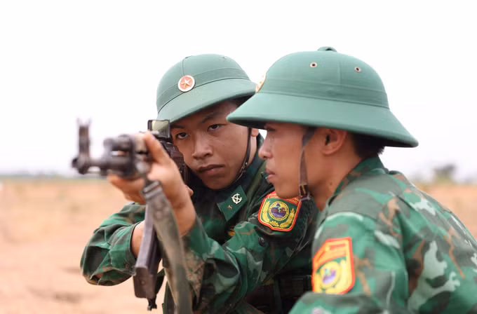 Công tác huấn luyện được thực hiện nghiêm nhằm đáp ứng yêu cầu, mục đích của huấn luyện chiến sĩ mới.