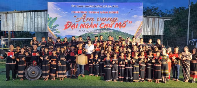 chu-mo-nhin-ve-phia-mat-troi-2.jpg
