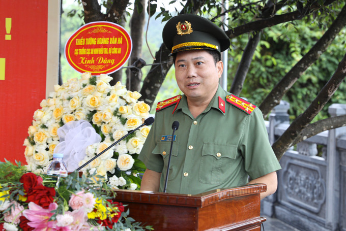 Đại tá Vũ Văn Đấu, Giám đốc Công an tỉnh Điện Biên phát biểu tại buổi lễ. Đại tá Vũ Văn Đấu, Giám đốc Công an tỉnh Điện Biên phát biểu tại buổi lễ.