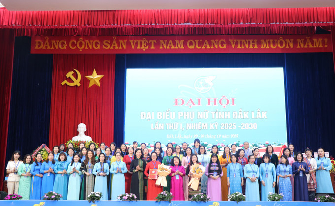 Ban Chấp hành Hội LHPN tỉnh Đắk Lắk nhiệm kỳ 2025-2030 ra mắt Đại hội.