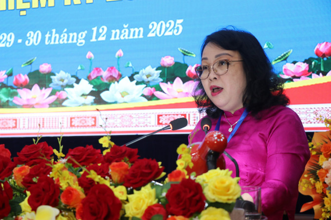 Phó Bí thư Thường trực Tỉnh ủy Đắk Lắk Cao Thị Hòa An phát biểu tại đại hội.