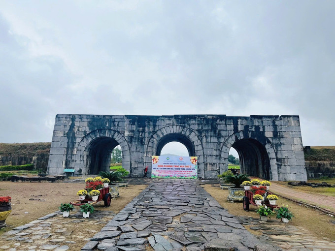 Một góc Thành nhà Hồ trước Tết Bính Ngọ.