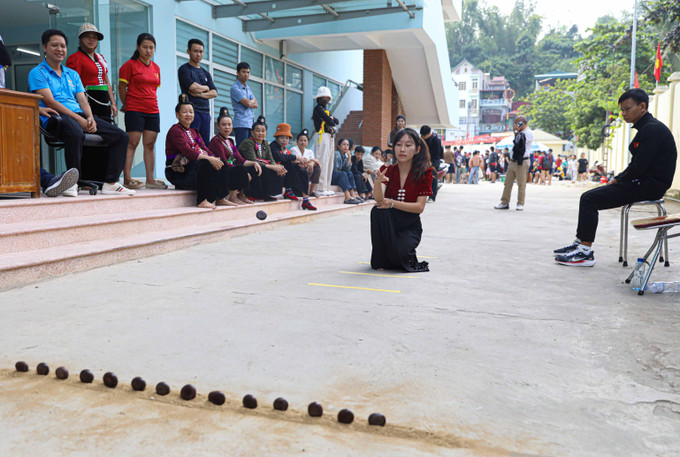 Vận động viên tham gia thi đấu môn tó má lẹ. thi-the-thao-cac-dan-toc-thieu-so-4.jpg