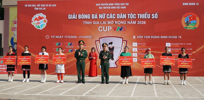 Binh đoàn 15 tặng 10 triệu đồng/đội tham gia Giải.