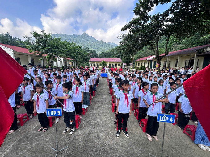 Học sinh trường Tiểu học và THCS Tân Sơn, xã Tân Kỳ, tỉnh Thái Nguyên, trong lễ khai giảng năm học mới. Ảnh: Vũ Hoàng Giang/TTXVN Học sinh trường Tiểu học và THCS Tân Sơn, xã Tân Kỳ, tỉnh Thái Nguyên, trong lễ khai giảng năm học mới. Ảnh: Vũ Hoàng Giang/TTXVN