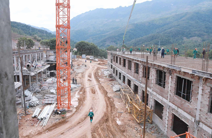 Dự án có quy mô 30 lớp học đảm bảo đồng bộ đầy đủ cơ sở vật chất dành cho 1.000 học sinh cấp Tiểu học và THCS trên địa bàn.