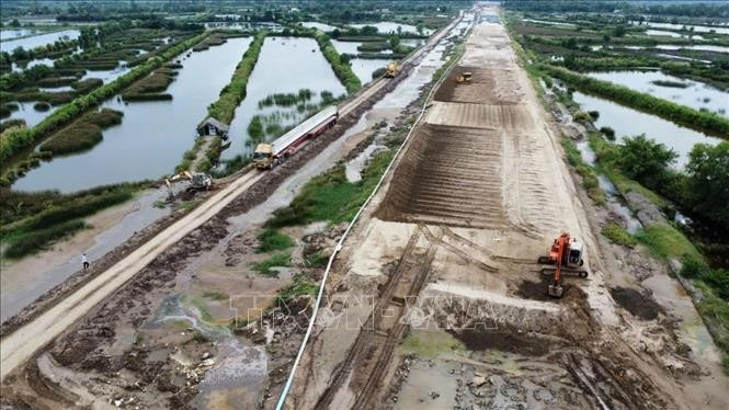 Dự án thành phần đoạn Hậu Giang - Cà Mau có chiều dài hơn 73 km. Ảnh (tư liệu) minh họa: Huỳnh Anh/TTXVN cao-toc-ca-mau-dat-mui.jpg
