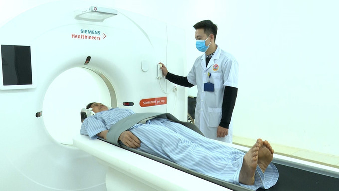Thiết bị y tế hiện đại được trang bị tại Bệnh viện Quân y 15 phục vụ công tác khám chữa bệnh. Thiết bị y tế hiện đại được trang bị tại Bệnh viện Quân y 15 phục vụ công tác khám chữa bệnh.