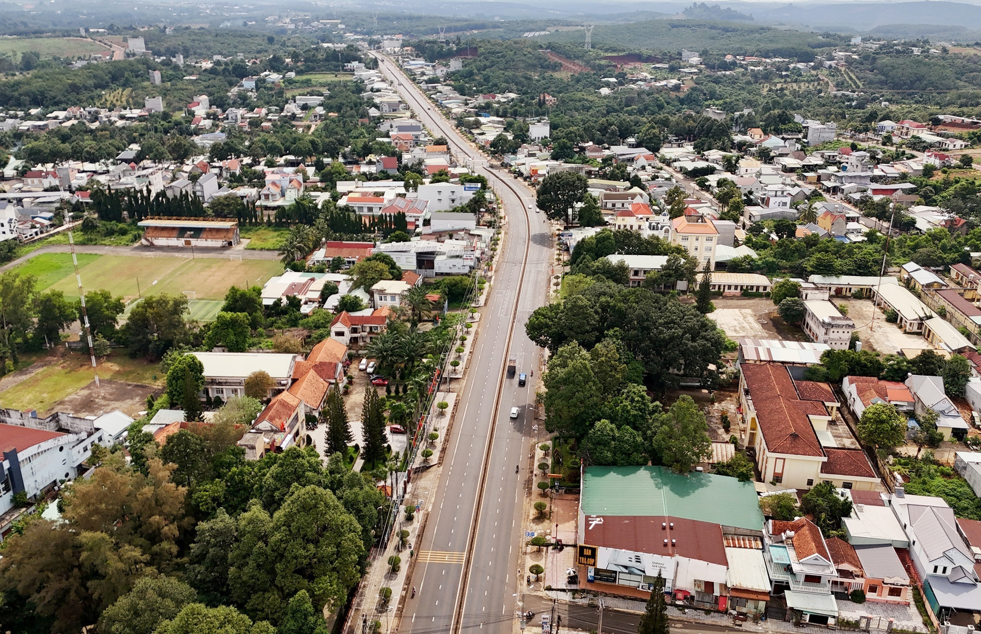Sau sáp nhập, xã Bù Đăng được thừa hưởng các cơ sở hạ tầng của huyện Bù Đăng, tỉnh Bình Phước cũ để lại, là cầu nối huyết mạch giữa các tỉnh Tây nguyên với trung tâm TP. Hồ Chí Minh và Đồng Nai. Ảnh: Nhật Bình/TTXVN