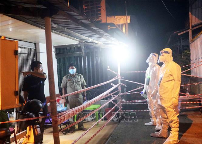 Dịch COVID-19: Thầm lặng nơi tuyến đầu chống dịch ảnh 5