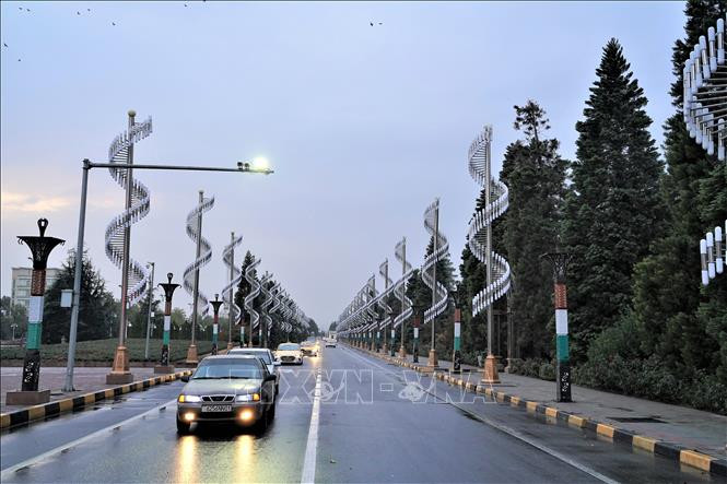 Đường phố trung tâm Dushanbe. Ảnh: Duy Trinh – TTXVN Một thoáng Dushanbe, thủ đô Tajikistan ảnh 1