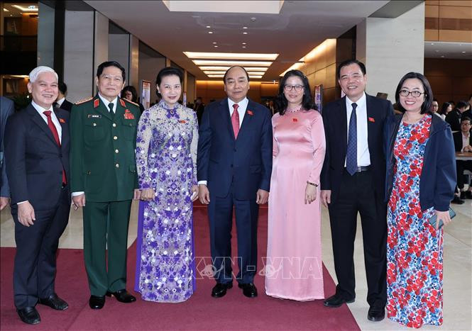 Thủ tướng Nguyễn Xuân Phúc, Chủ tịch Quốc hội Nguyễn Thị Kim Ngân và các Đại biểu Quốc hội. Ảnh: Thống Nhất – TTXVN Kỳ họp thứ 11, Quốc hội khóa XIV: Cơ sở cho việc tiếp tục đổi mới, nâng cao hiệu lực, hiệu quả hoạt động trong nhiệm kỳ tới ảnh 2