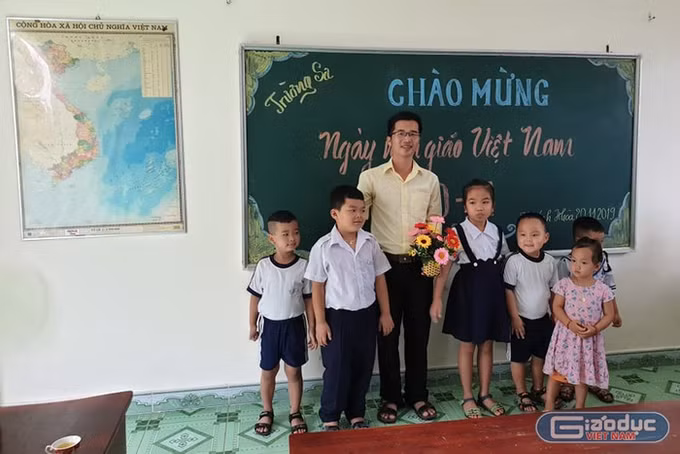Ngày Nhà giáo Việt Nam 20/11: Thầy giáo của trẻ thơ ảnh 1