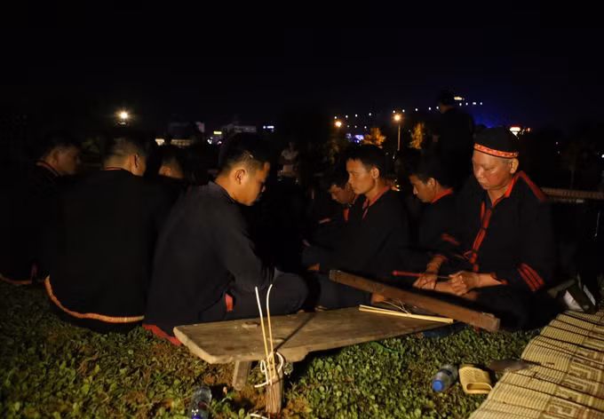 Huyền bí Lễ Nhảy lửa của dân tộc Pà Thẻn ảnh 3