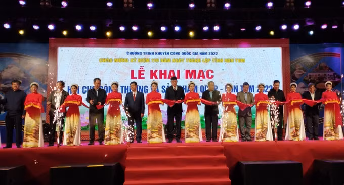 Khai mạc Hội chợ công thương và sản phẩm OCOP tại Kon Tum ảnh 1