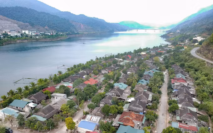 Phố nhà sàn mái đá ở Mường Lay (Điện Biên) ảnh 5