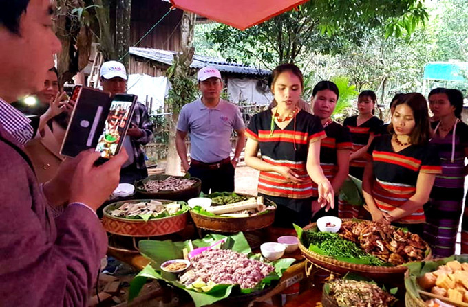 Huyện A Lưới phát triển du lịch sinh thái cộng đồng ở làng A Nôr thuộc thôn Đút 1, xã Hồng Kim. Ảnh: Đỗ Trưởng Đổi thay ở vùng căn cứ cách mạng A Lưới ảnh 5