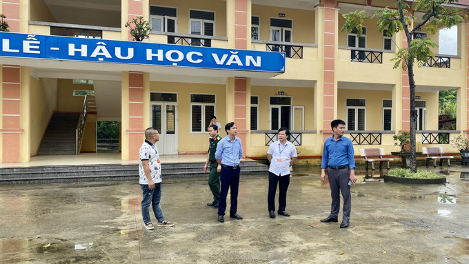 Phương án chăm sóc sức khỏe cho cán bộ và thí sinh dự thi, an toàn vệ sinh thực phẩm, phòng chống dịch, phòng cháy, chữa cháy, cung cấp điện và an toàn giao thông tại các điểm thi đã hoàn tất, sẵn sàng phục vụ kỳ thi. Ảnh: TTXVN phát Kỳ thi Tốt nghiệp THPT 2023: Yên Bái xây dựng phương án dự phòng khi có mưa lũ ảnh 2