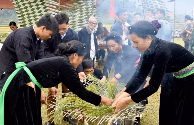 Đặc sắc Lễ hội Giã cốm của người Tày nơi vùng cao Côn Lôn ảnh 1