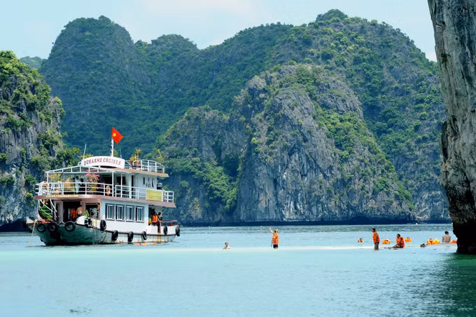 Đảo ngọc Cát Bà - điểm du lịch khám phá hấp dẫn của Hải Phòng ảnh 1