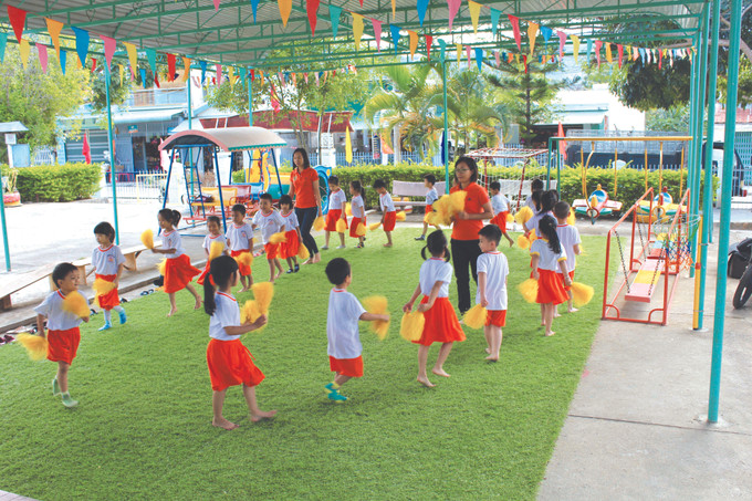 Chất lượng giáo dục trên địa bàn huyện Kon Rẫy (Kon Tum) ngày càng được nâng cao. Ảnh: Văn Phương Tháng Tám trên quê hương Kon Rẫy ảnh 4