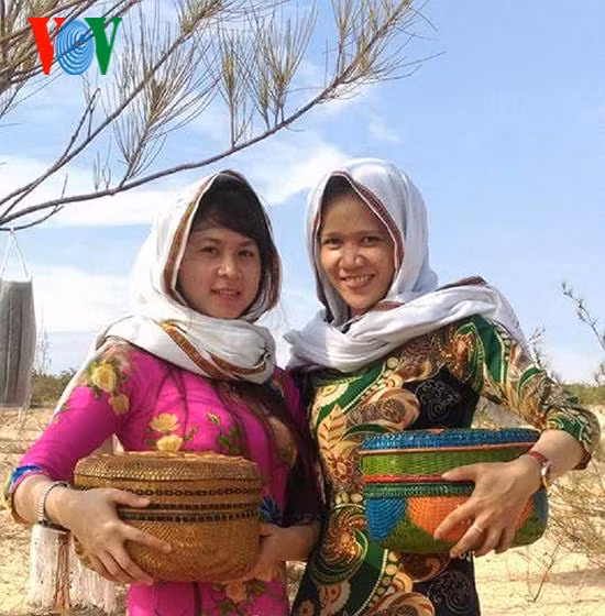 Người Chăm có nhiều đổi mới trong việc cưới, việc tang ảnh 4