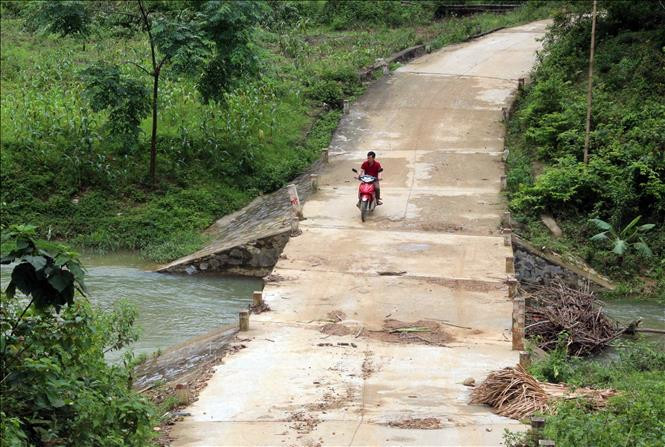 Cầu tràn qua suối thôn Vàng On, xã Trung Minh, huyện Yên Sơn, tỉnh Tuyên Quang. Ảnh: Quang Cường – TTXVN Vùng khó khăn ở Tuyên Quang đổi thay nhờ đầu tư xây dựng hạ tầng ảnh 2