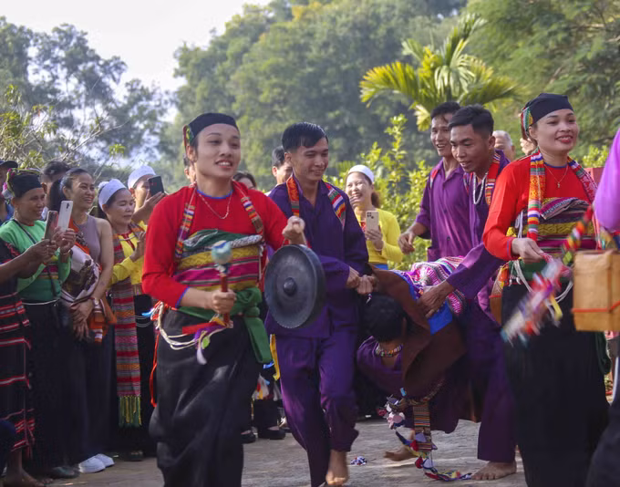 Tái hiện lễ Pồôn Pôông của dân tộc Mường tỉnh Thanh Hóa ảnh 12