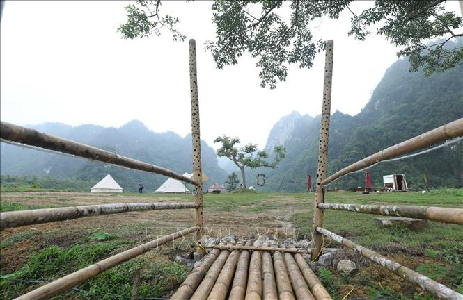 Phong cảnh thơ mộng bên hồ Nong Dùng. Ảnh: Anh Tuấn – TTXVN Hồ Nong Dùng – điểm cắm trại du lịch nghỉ dưỡng thơ mộng Xứ Lạng ảnh 2