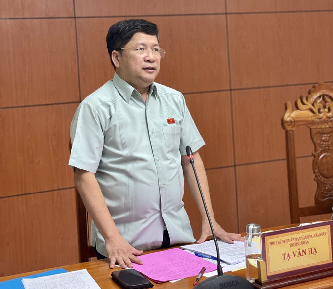 Ông Tạ Văn Hạ, Phó Chủ nhiệm Ủy ban Văn hóa-Giáo dục của Quốc phát biểu tại buổi làm việc. Ảnh: Thanh Sang - TTXVN. An Giang nỗ lực thực hiện chính sách, pháp luật về phòng, chống đuối nước trẻ em ảnh 1