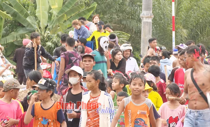 Nét độc đáo lễ Sene Neak Ta của người Khmer ở Bình Phước ảnh 1