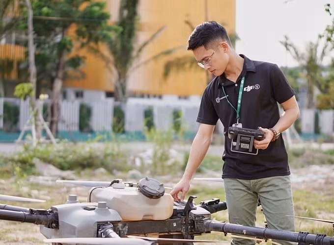 Gương mặt trẻ Việt Nam 2022: Kỹ sư trẻ Nguyễn Văn Thiên Vũ với ước mơ “bay cao” cùng nông nghiệp Việt ảnh 3
