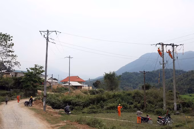 Điện lưới quốc gia đã đến với hơn 100 hộ dân bản Nậm Cầy (Lai Châu) ảnh 6