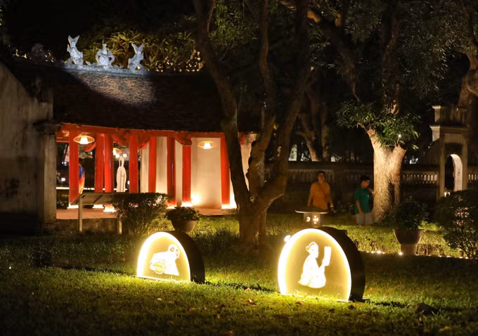 Tour Đêm Văn Miếu - Quốc Tử Giám mang "Tinh hoa Đạo học" đến với du khách ảnh 14
