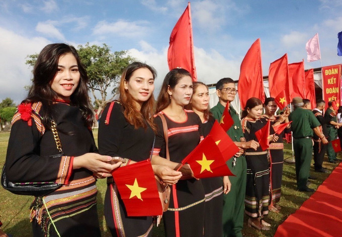 Nhân dân các dân tộc buôn Ciết, xã Ea Tiêu, huyện Cư Kuin, tỉnh Đắk Lắk rạng rỡ trong Ngày hội đại đoàn kết toàn dân tộc năm 2022. Ảnh: TTXVN phát Đắk Lắk tăng cường, củng cố khối đại đoàn kết dân tộc ảnh 3