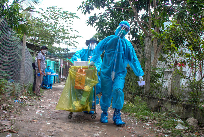 Cần Thơ lấy mẫu xét nghiệm COVID-19 tận nhà cho người dân ảnh 2
