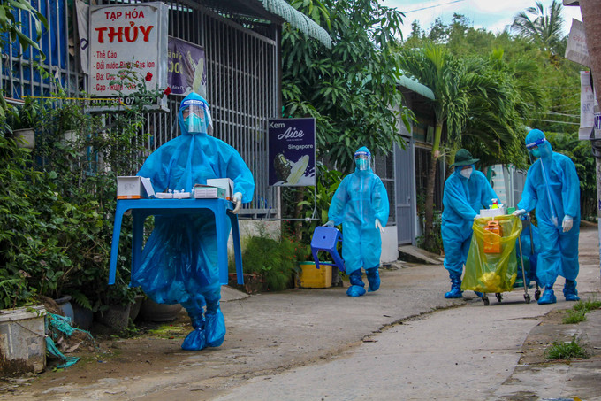 Cần Thơ lấy mẫu xét nghiệm COVID-19 tận nhà cho người dân ảnh 4