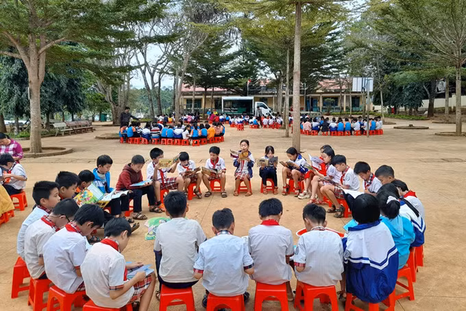 Ánh sáng tri thức từ những chuyến xe thư viện lưu động ảnh 2